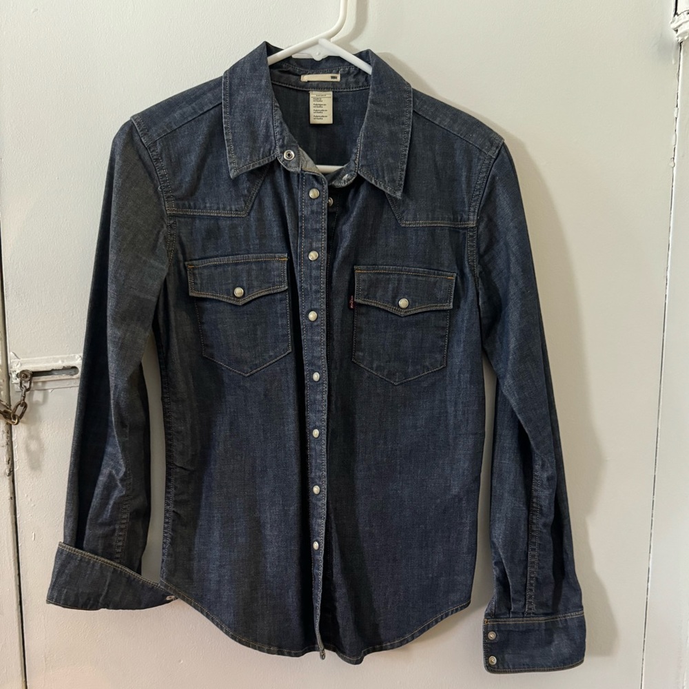 Levi’s dark denim western style button down sz Small